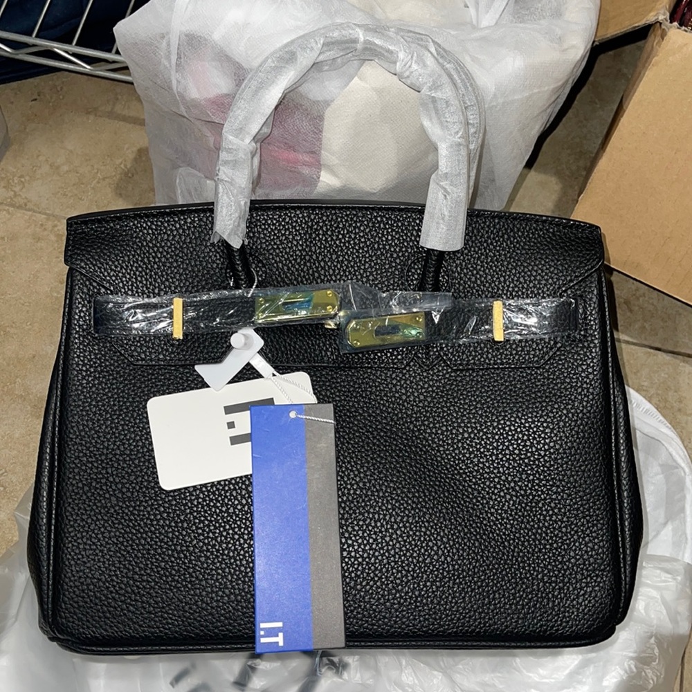 Beautiful women’s handbag!